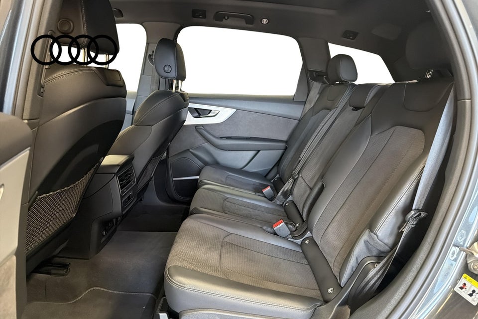 Audi Q7 55 TFSi S-line quattro Tiptr. 5d