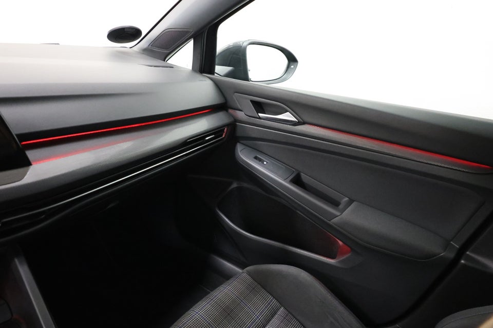 VW Golf VIII 1,4 GTE DSG 5d