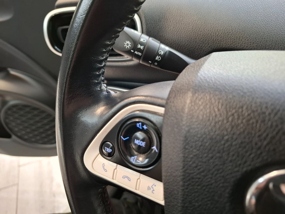Toyota Prius 1,8 Plug-in Hybrid H3 MDS 5d