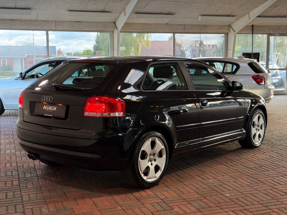 Audi A3 3,2 Ambition quattro DSG 3d