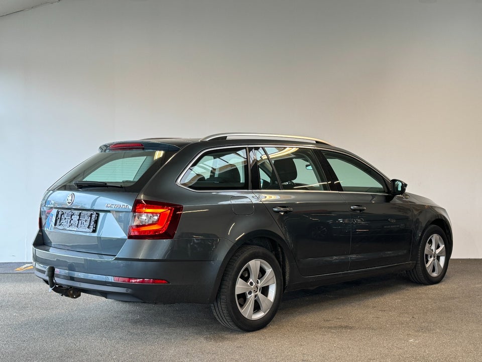 Skoda Octavia 1,6 TDi 115 Style Combi DSG 5d