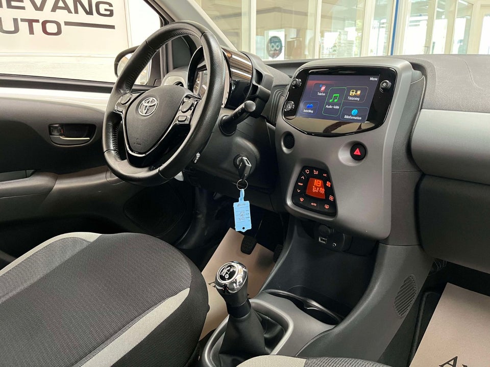 Toyota Aygo 1,0 VVT-i x-press 5d