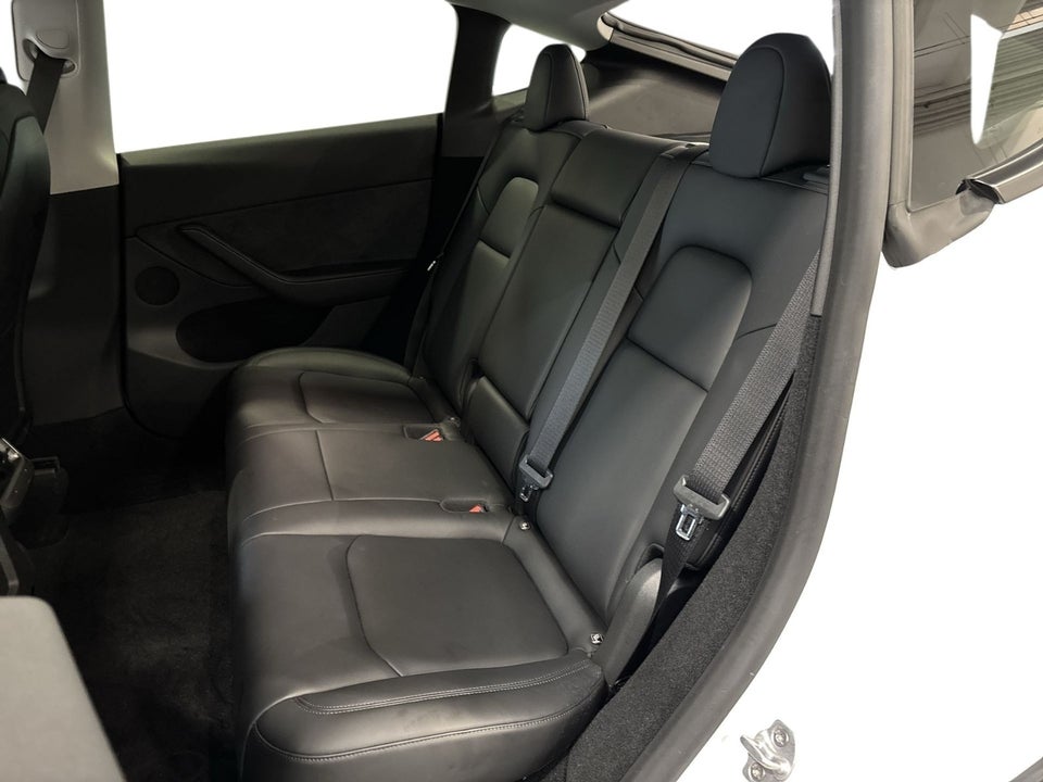 Tesla Model Y RWD 5d