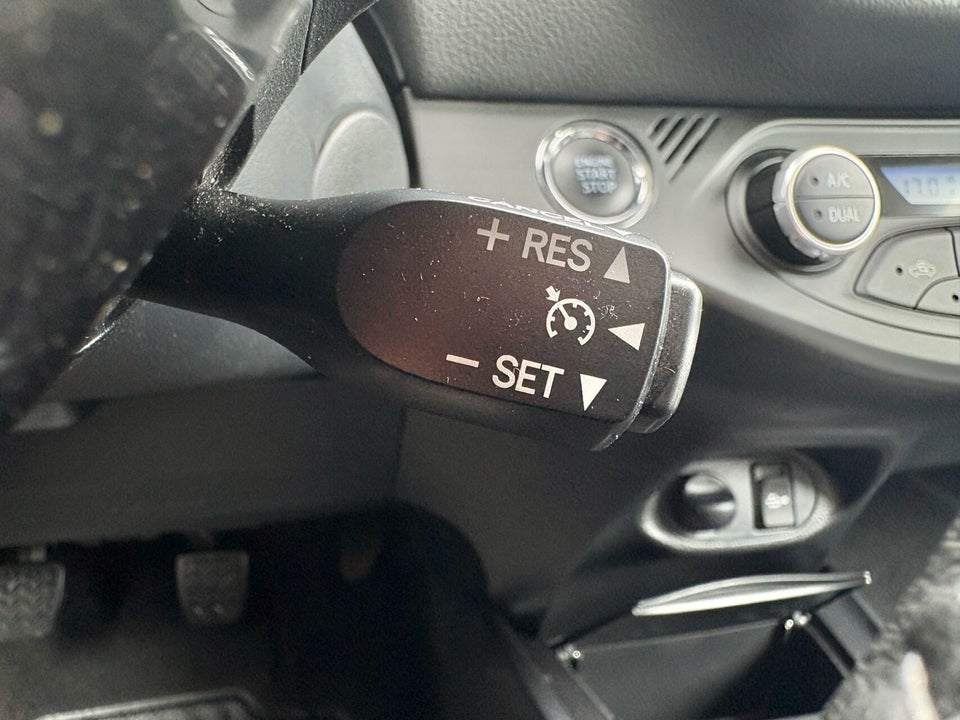 Toyota Yaris 1,5 VVT-iE T2 Limited 5d