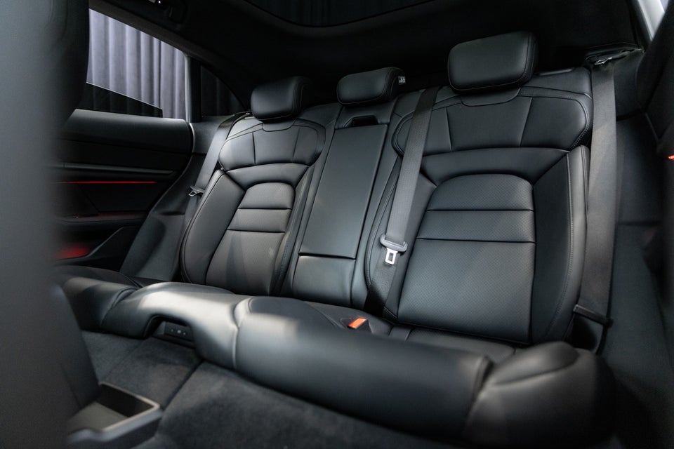 Porsche Taycan Performance+ Sport Turismo 5d