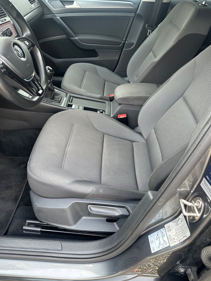 VW Golf VII 1,6 TDi 115 Comfortline 5d