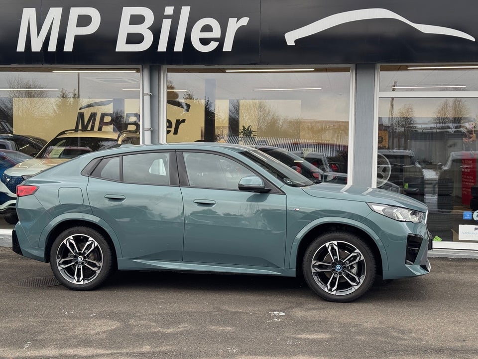 BMW iX2 eDrive20 M-Sport 5d