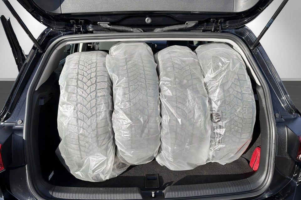 VW Golf VIII 1,4 eHybrid DSG 5d