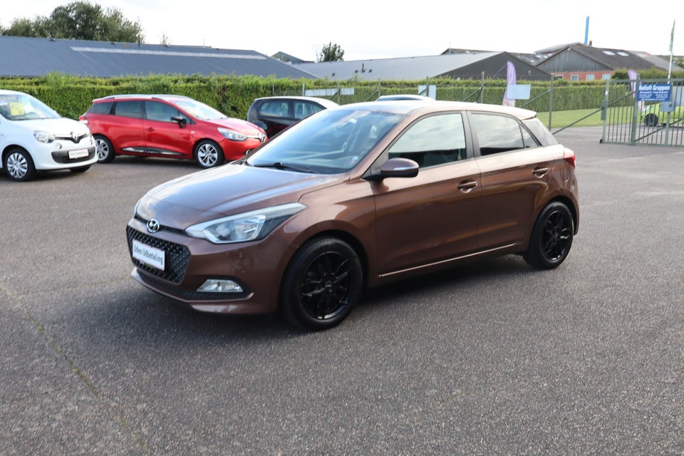 Hyundai i20 1,25 Premium 5d