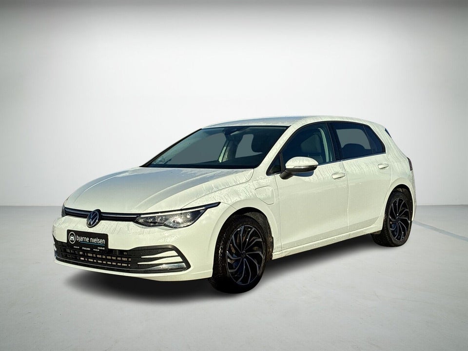 VW Golf VIII 1,4 eHybrid DSG 5d