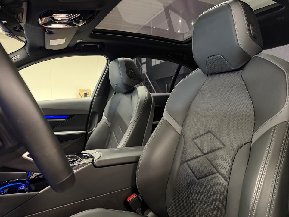 BMW i5 eDrive40 Fully Charged M-Sport 4d