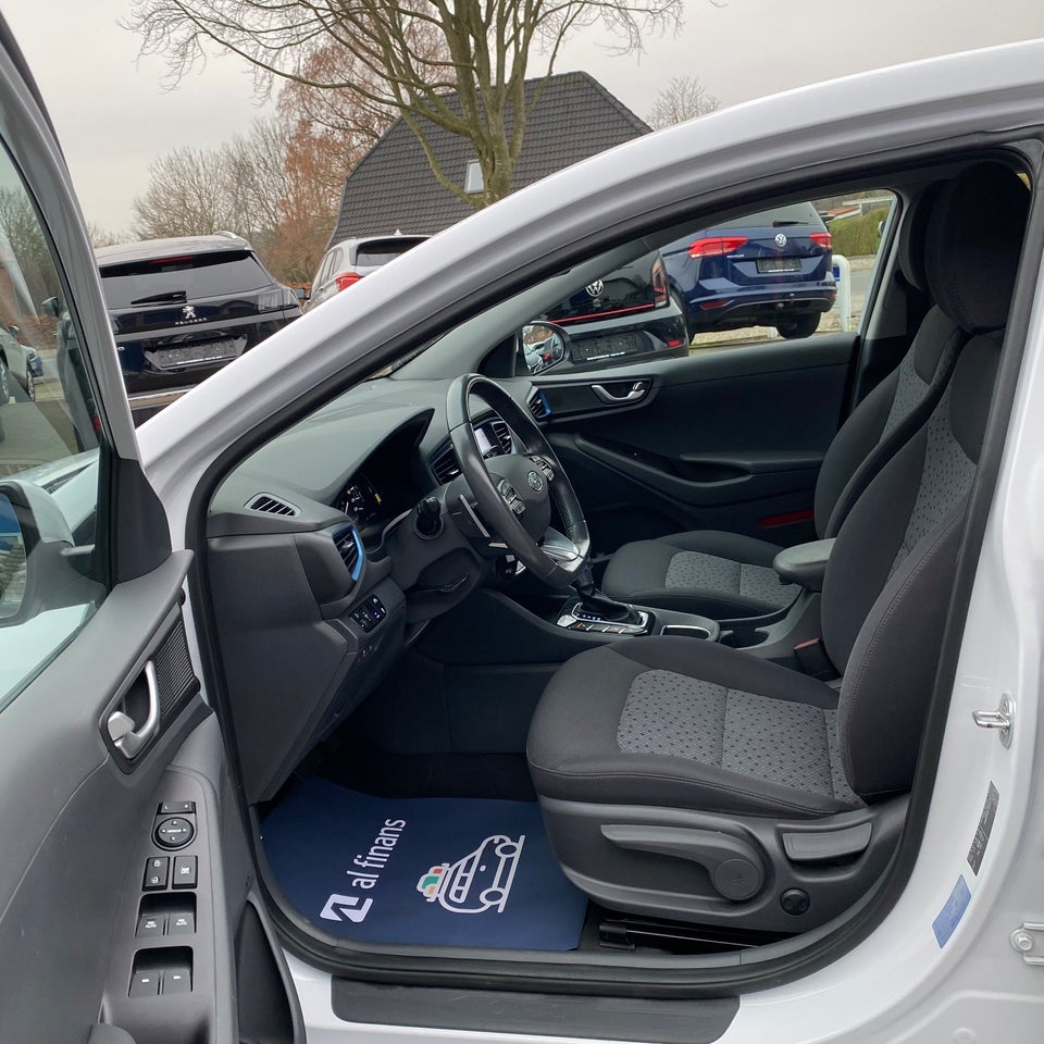 Hyundai Ioniq 1,6 PHEV Trend DCT 5d