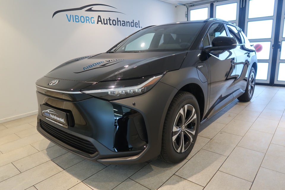 Toyota bZ4X Executive 5d