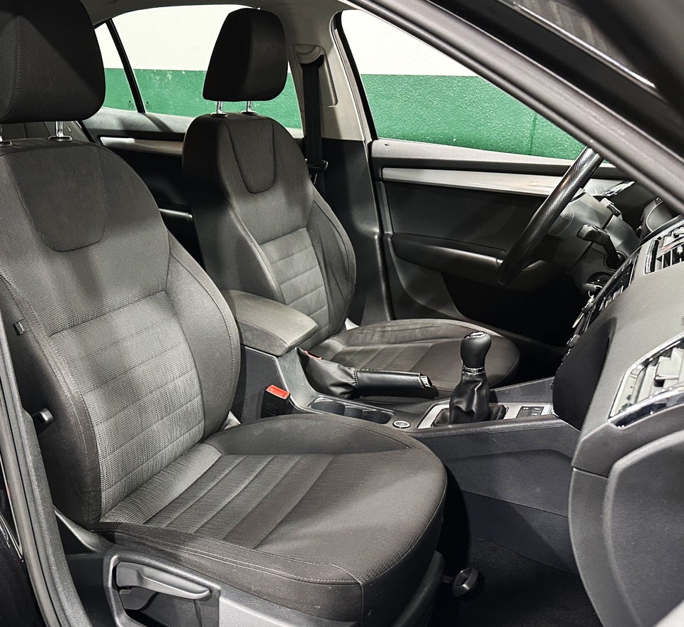 Skoda Octavia 1,6 TDi 105 Elegance 5d