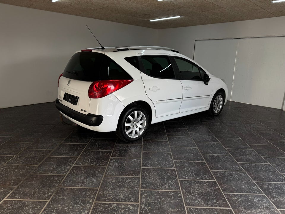 Peugeot 207 1,6 VTi Premium SW 5d