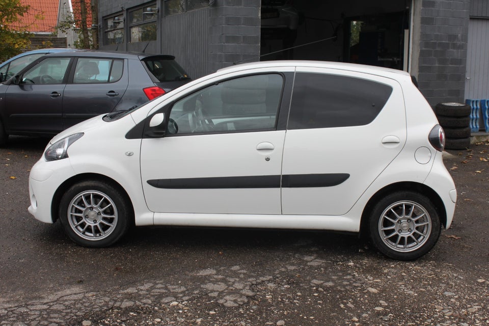 Toyota Aygo 1,0 VVT-i T1 5d