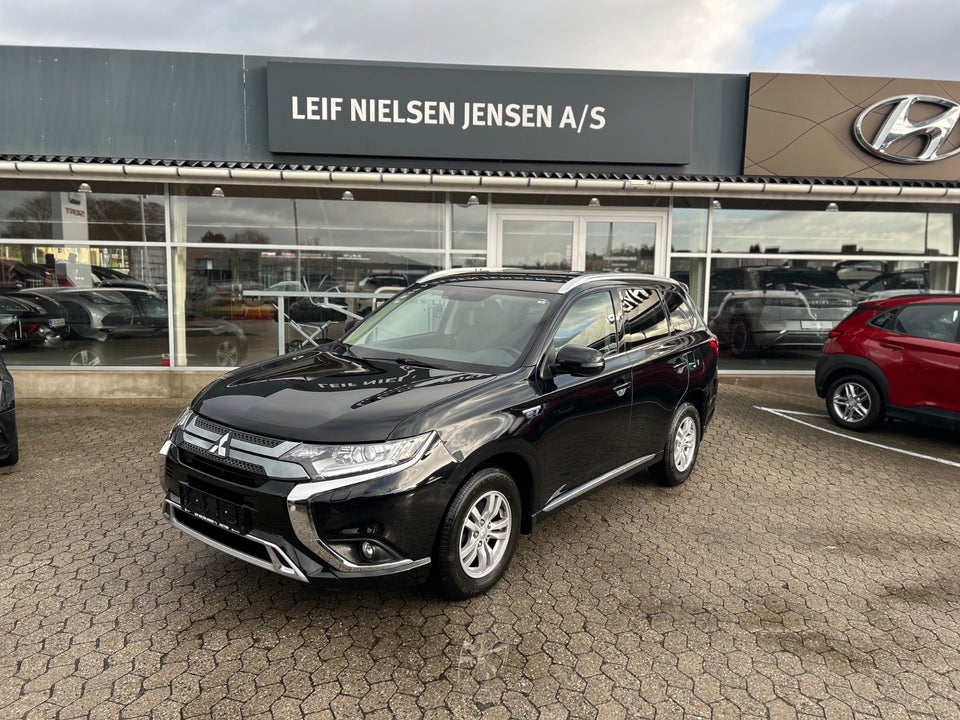 Mitsubishi Outlander 2,4 PHEV Invite+ CVT 4WD 5d