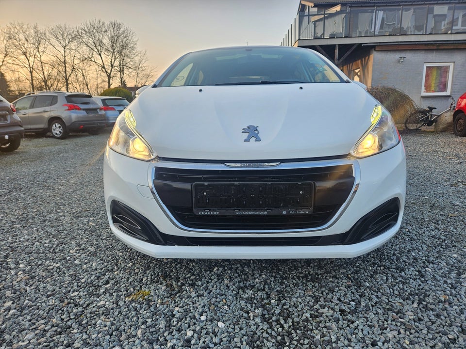 Peugeot 208 1,2 VTi 82 Allure Sky 5d