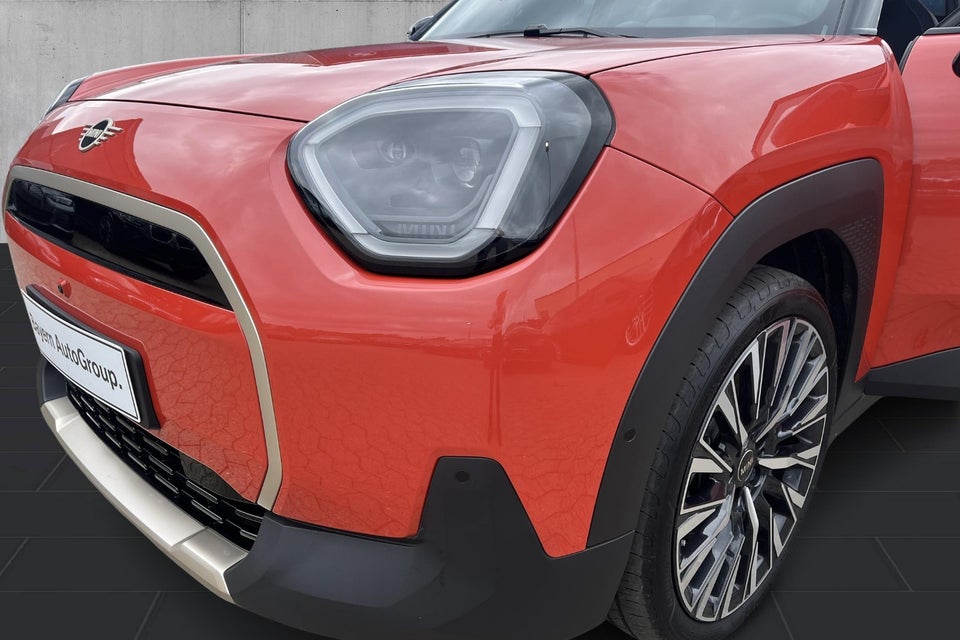 MINI Aceman E Favoured Trim L 5d