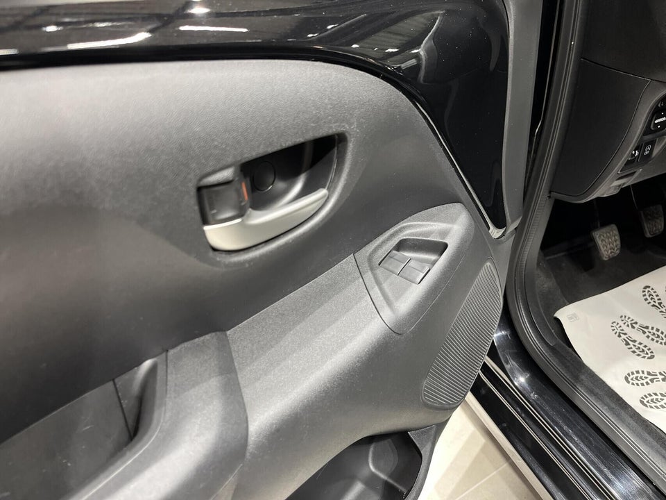 Toyota Aygo 1,0 VVT-i x-press 5d