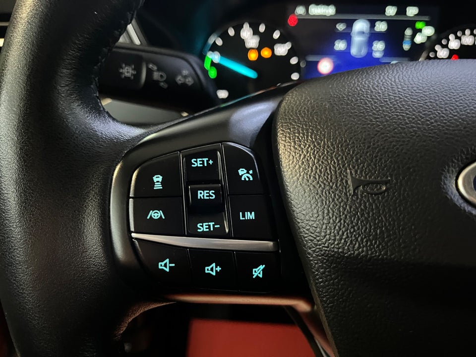 Ford Kuga 2,5 PHEV Titanium X CVT 5d