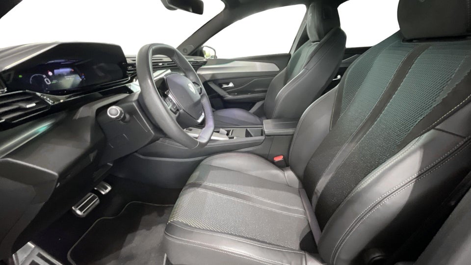 Peugeot e-308 54 GT 5d