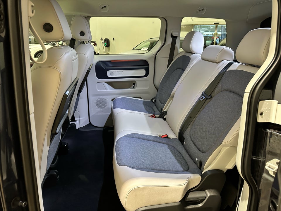 VW ID.Buzz 77 Pro SWB 5d