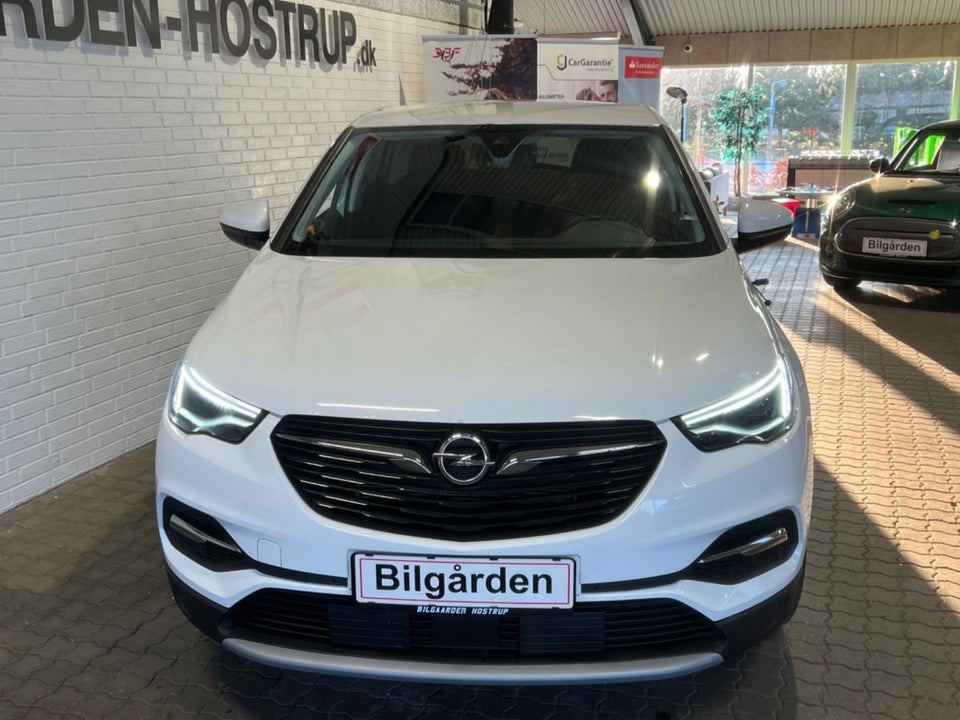 Opel Grandland X 1,6 Hybrid4 Innovation aut. 5d