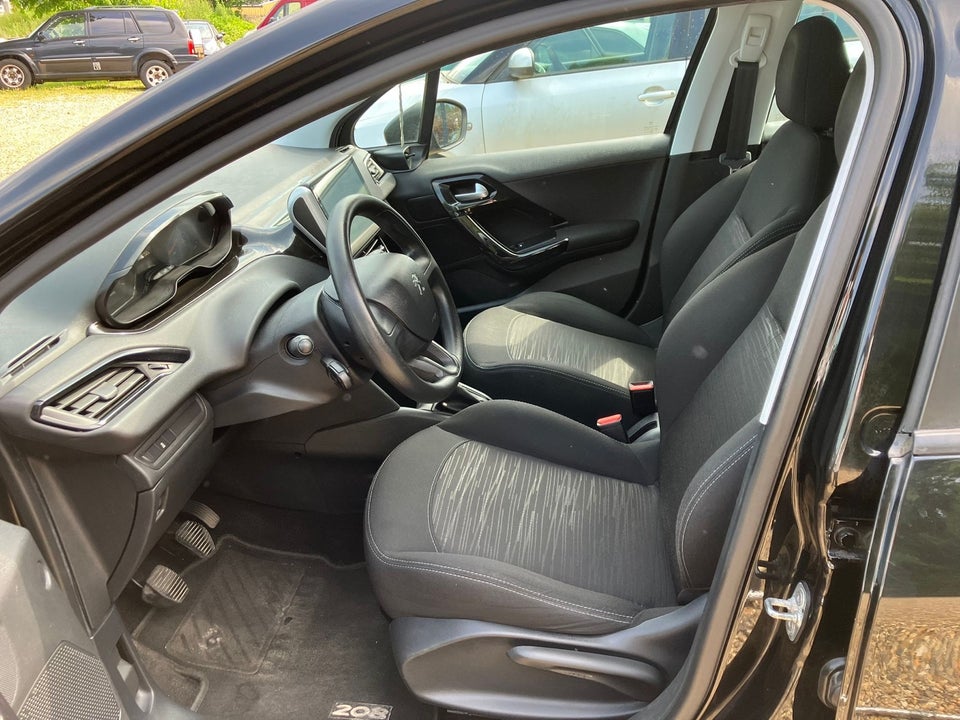 Peugeot 208 1,0 VTi Access 5d