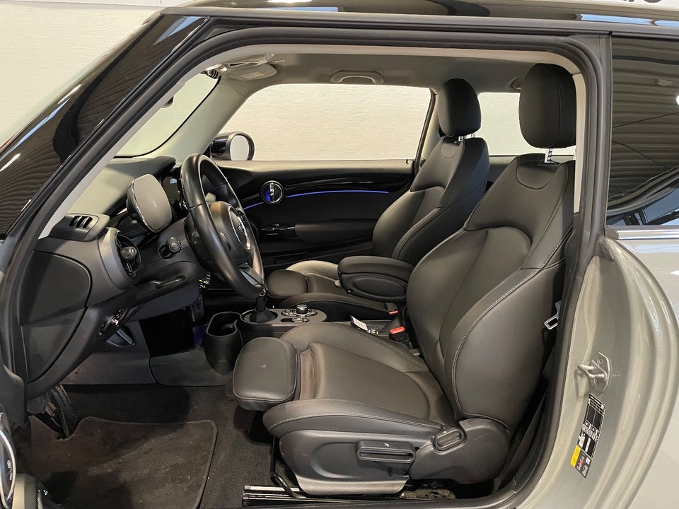 MINI Cooper SE Classic Trim 3d