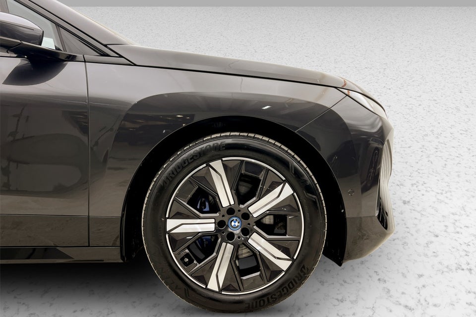 BMW iX xDrive40 Supercharged 5d