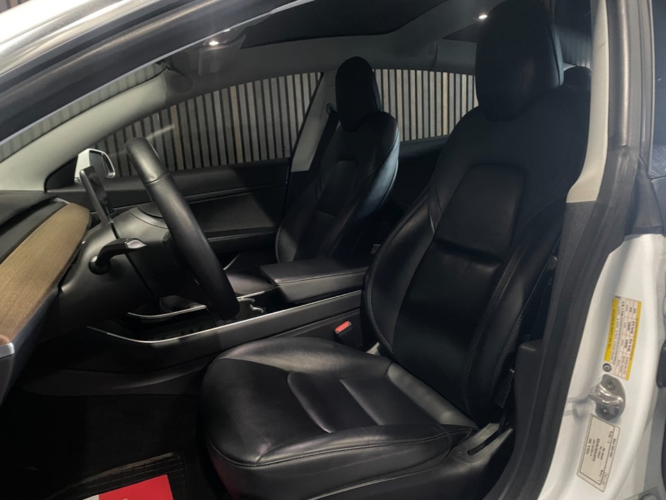 Tesla Model 3 Standard Range+ RWD 4d