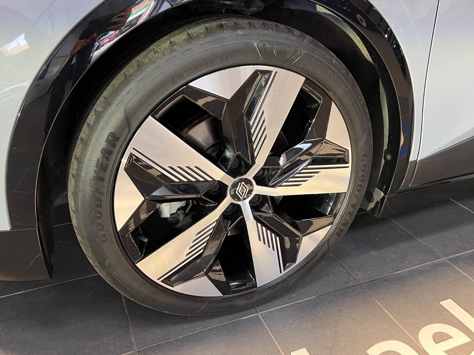 Renault Megane E-Tech 60 Techno 5d