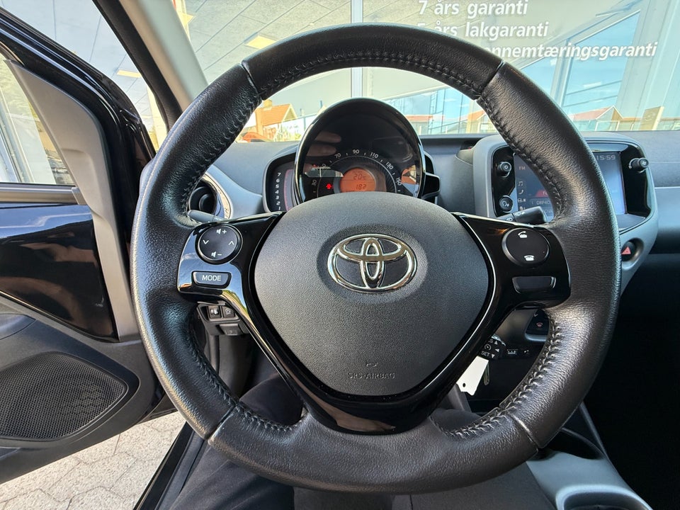 Toyota Aygo 1,0 VVT-i x-pression 5d