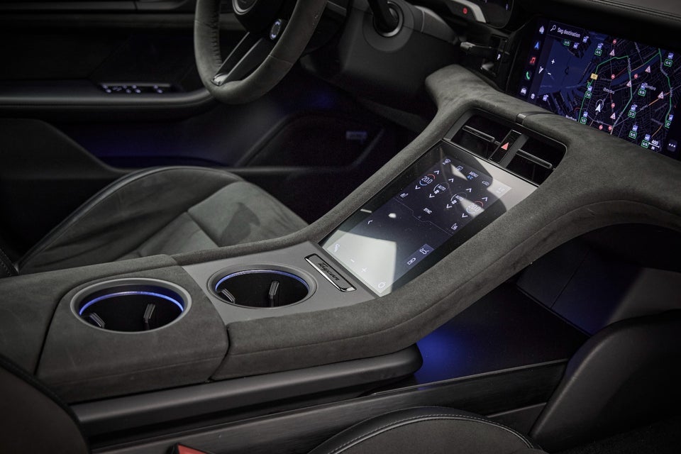 Porsche Taycan GTS Performance+ 4d