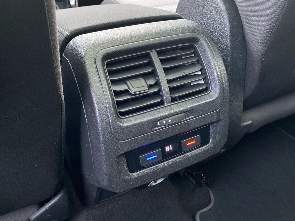 VW Touran 1,8 TSi 180 R-line DSG 7prs 5d