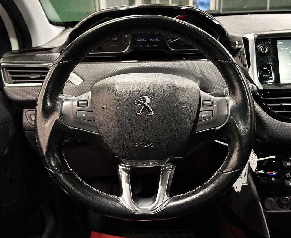 Peugeot 2008 1,2 e-THP 110 Allure Sky 5d