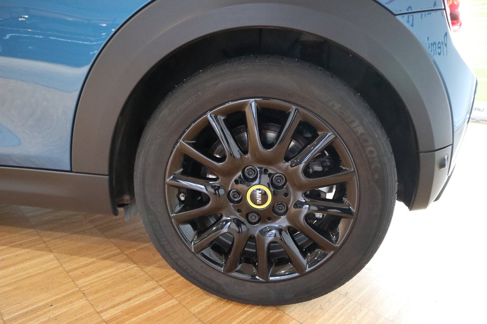 MINI Cooper SE Classic Trim 3d