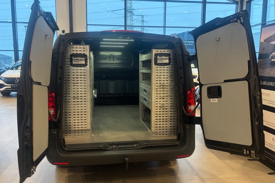 Mercedes Vito 114 2,0 CDi Kassevogn aut. L RWD