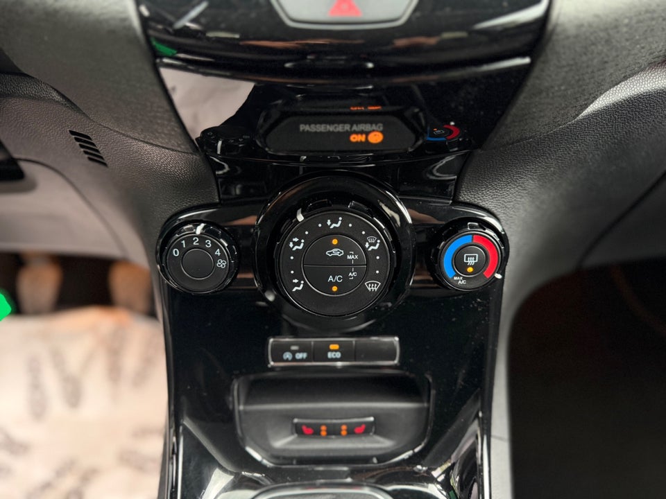 Ford Fiesta 1,0 65 Titanium 5d