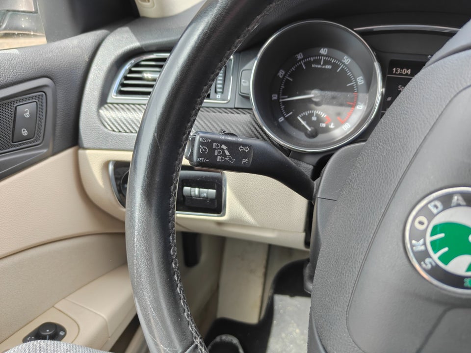 Skoda Superb 1,8 TSi 160 Elegance Combi 5d