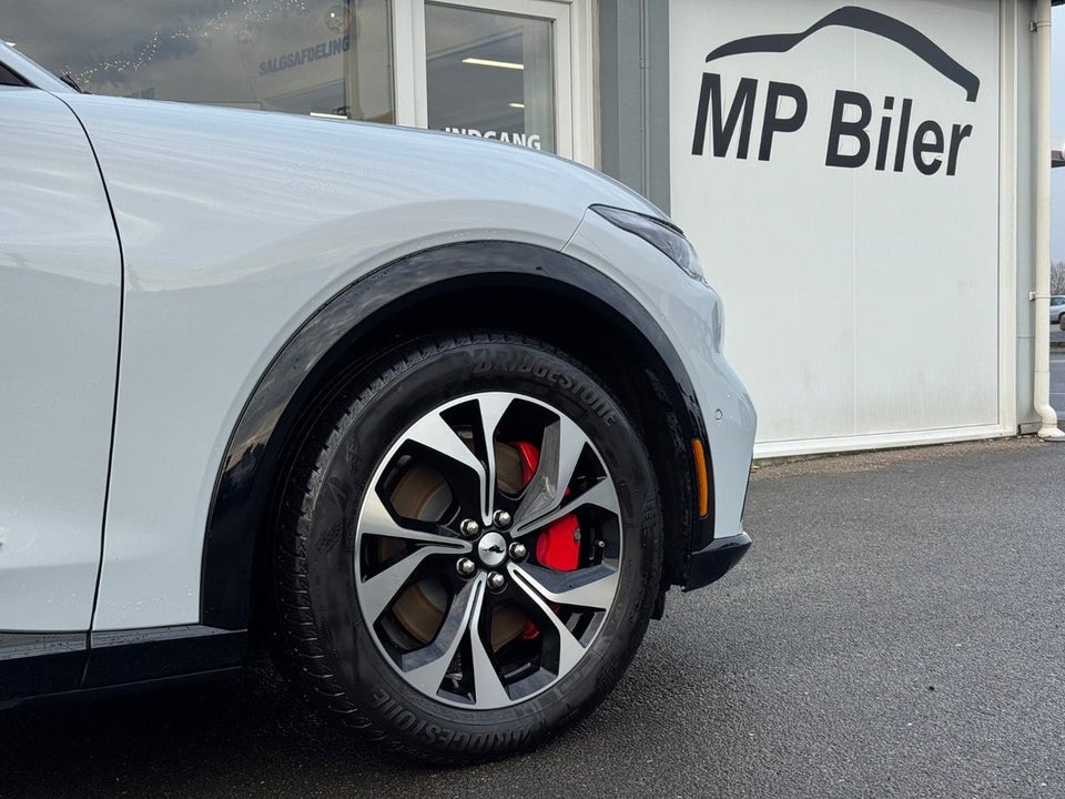 Ford Mustang Mach-E 75 Premium Standard Range AWD 5d