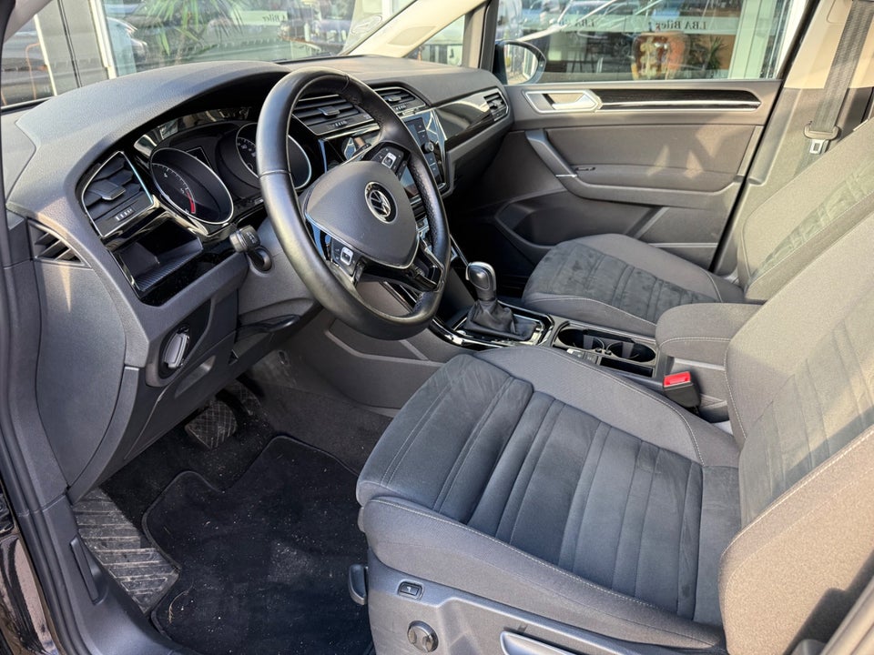 VW Touran 2,0 TDi 150 Highline+ DSG Van 5d