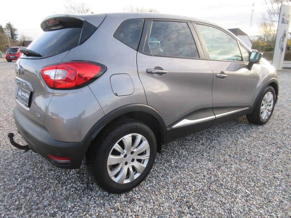 Renault Captur 0,9 TCe 90 Expression 5d