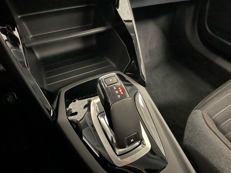 Peugeot 2008 1,2 PureTech 130 Active Limited EAT8 5d