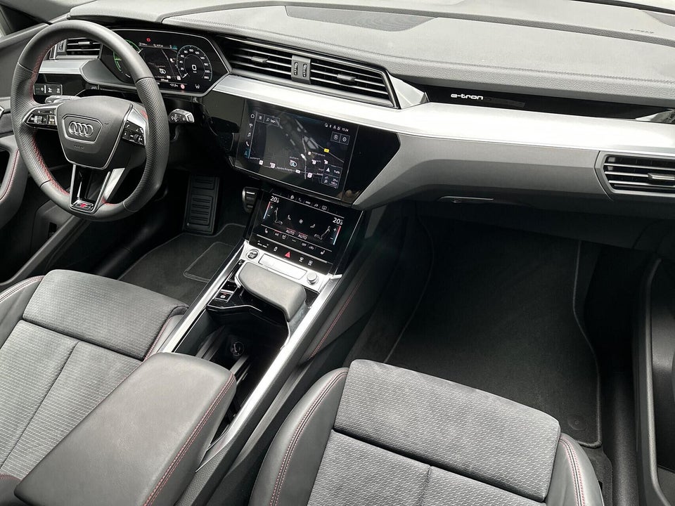 Audi Q8 e-tron 55 S-line quattro 5d