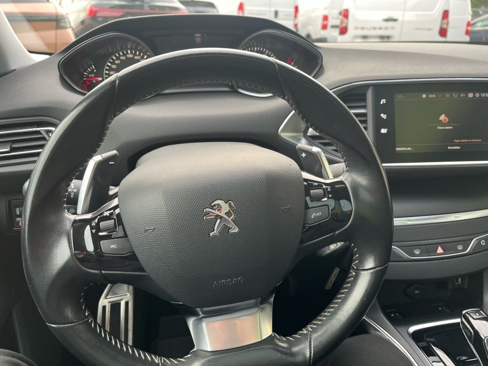 Peugeot 308 1,2 PureTech 130 Selection Sky SW EAT8 5d