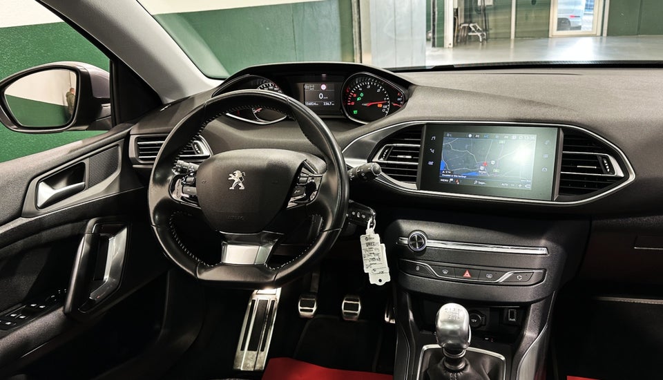 Peugeot 308 1,5 BlueHDi 130 Prestige SW 5d