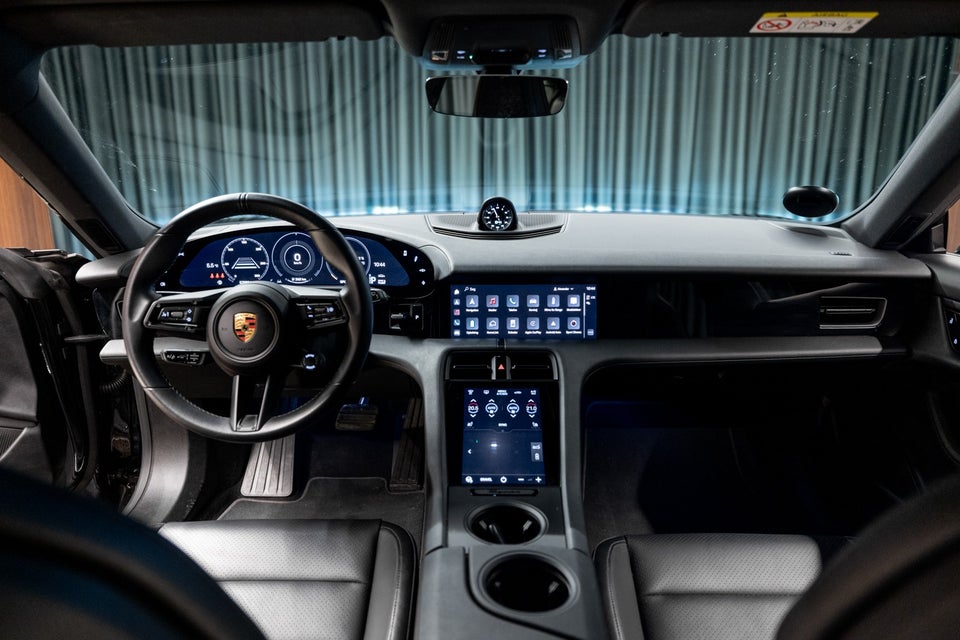 Porsche Taycan 4 Performance+ Cross Turismo 5d