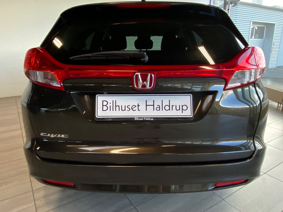 Honda Civic 1,8 i-VTEC Style Tourer 5d